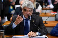 CCJ analisa criação de órgão para acompanhar mídias sociais