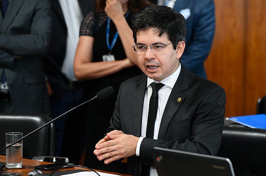 O senador Randolfe Rodrigues é o relator do texto na Comissão de Fiscalização e Controle