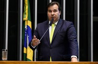 Rodrigo Maia ressalta protagonismo do Parlamento e lista desafios para o país