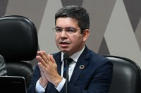 Comissão mista adia votação do relatório sobre 13° do Bolsa Família