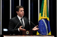 Veneziano critica despreparo do governo para atender cidadãos que buscam benefícios do INSS