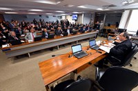 CAE pode votar benefício para motoristas de cooperativas de táxi