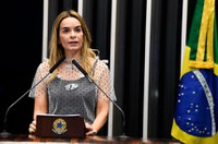 Daniella Ribeiro aplaude a aprovação de pensão a crianças com microcefalia
