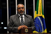 Fim da política de valorização do salário mínimo preocupa Paulo Paim