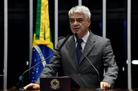 Para Humberto, proposta de zerar ICMS promove guerra contra governadores