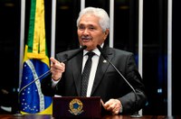 Elmano Férrer apresenta projetos para melhorar legislação penal