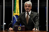 Humberto Costa critica fala de ministro da Economia, Paulo Guedes