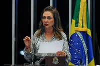 Kátia Abreu defende CNH gratuita e fim da obrigatoriedade de autoescola