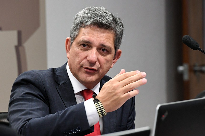 O senador Rogério Carvalho é  relator da comissão mista