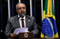 MP do Contrato Verde e Amarelo promove o trabalho informal, critica Paim