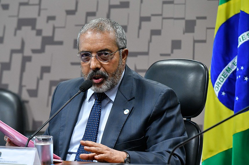 O presidente da comissão, Paulo Paim, solicitou o debate, que poderá contar com a presença do presidente da Petrobras e do diretor-geral da ANP
