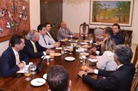 Davi define votação de pautas econômicas em reunião com Guedes