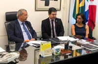 Parlamentares de três partidos pedem cassação do mandato de Flávio Bolsonaro