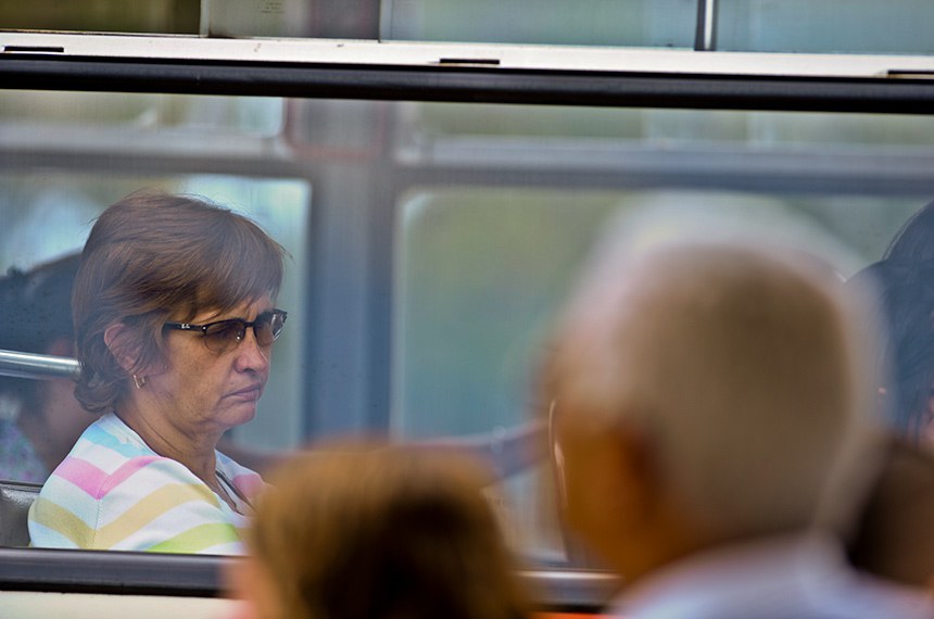 O Projeto aumenta de 10% para 15% o percentual de assentos para maiores de 65 anos em transportes coletivos 