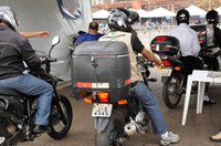 Projeto que garante seguro a entregadores de comida por aplicativo chega à CAS