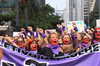 Senadores usam redes sociais para parabenizar mulheres pelo 8 de março