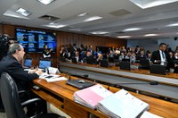 Ministro Paulo Guedes é convidado pela CAE para das explicações sobre crise