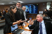 CPI das Fake News cancela reunião