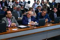 Projeto tipifica fake news de autoridades públicas como crime de responsabilidade