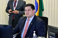 Ao criticar proposta sobre fundo eleitoral, Davi afirma que Senado defende brasileiros e democracia