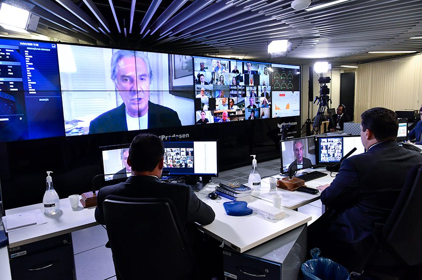 O projeto, de autoria do senador Fernando Collor, incentiva a doação de alimentos e refeições excedentes, por empresas, para pessoas, famílias ou grupos em situação de vulnerabilidade 