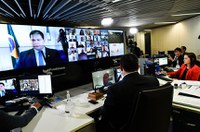 Davi diz que votação remota de PEC não é ideal, mas destaca acordo de líderes