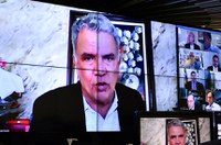 Projeto regulamenta prescrição médica da cloroquina para tratar a covid-19