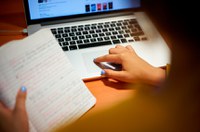 Internautas apoiam projeto que obriga publicação de TCC