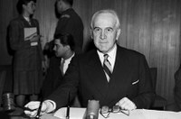 Oswaldo Aranha é o novo herói da pátria