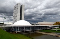 Senadores reagem à atuação de Bolsonaro em ato que pediu intervenção militar