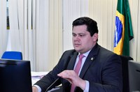 Davi prorroga validade de MPs sobre contratação de servidores e sorteios pela TV