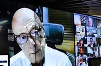 Expansão do auxílio emergencial segue para sanção presidencial