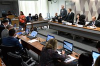 Senadores defendem que Congresso, e não o STF, decida sobre o aborto