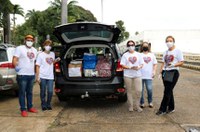 Grupo de voluntários do Senado leva ajuda a vulneráveis durante a pandemia