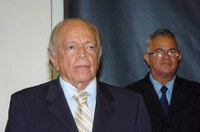 Senadores lamentam morte de Guilherme Palmeira