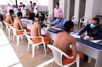 Senadores criticam liberação de presos durante a pandemia