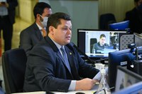 Davi pede que senadores pensem no país ao votar auxílio a estados e municípios