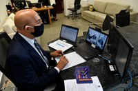 Parlamentares cobram fim das filas na Caixa e auxílio de R$ 600 a 'invisíveis'