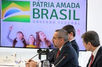 Senado convoca Abraham Weintraub para explicar declarações em reunião ministerial