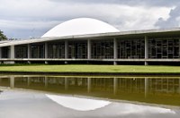 Operação da PF que tem governador do Rio como alvo repercute entre senadores