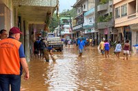 MP que libera R$ 892 milhões a atingidos por enchentes será avaliada pelo Senado