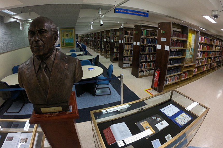 Biblioteca Acadêmico Luiz Viana Filho  A Biblioteca do Senado Federal foi criada em 18 de maio de 1826. À época, o Senado Federal chamava-se 