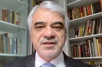 Humberto Costa defende continuidade de ações sobre fake news