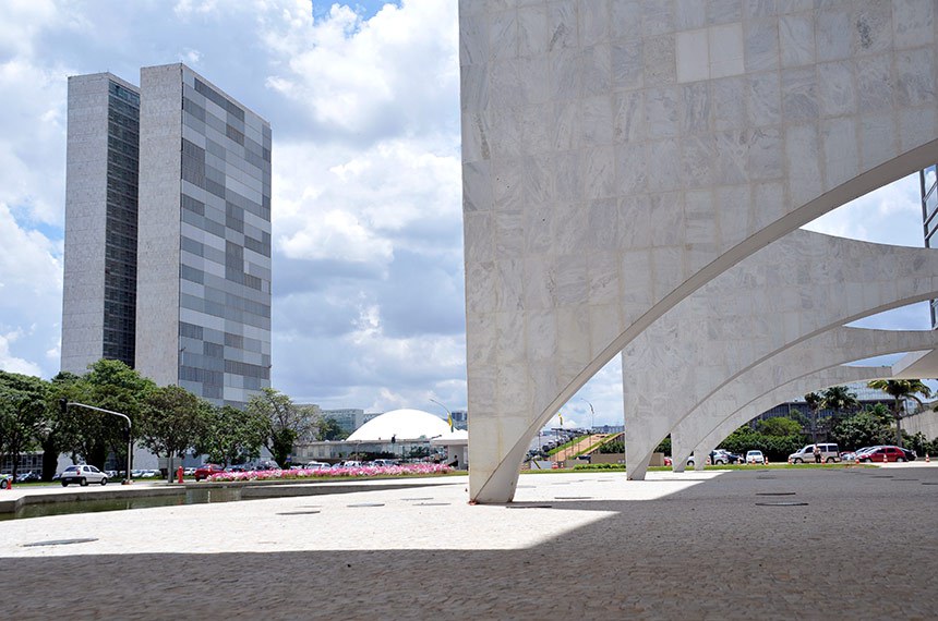  A lei tem origem em projeto do ex-senador Eunício Oliveira aprovado em 2013 pelo Senado
