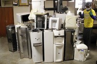 Senado doa cerca de 5 mil itens para ONG de inclusão digital