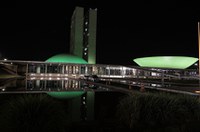Congresso é iluminado de verde em alerta quanto ao câncer de cabeça e pescoço