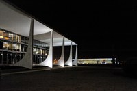 Com vetos, governo sanciona programa para manter empregos durante pandemia