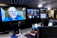 Senado aprova MP que beneficia setores portuário e de aviação