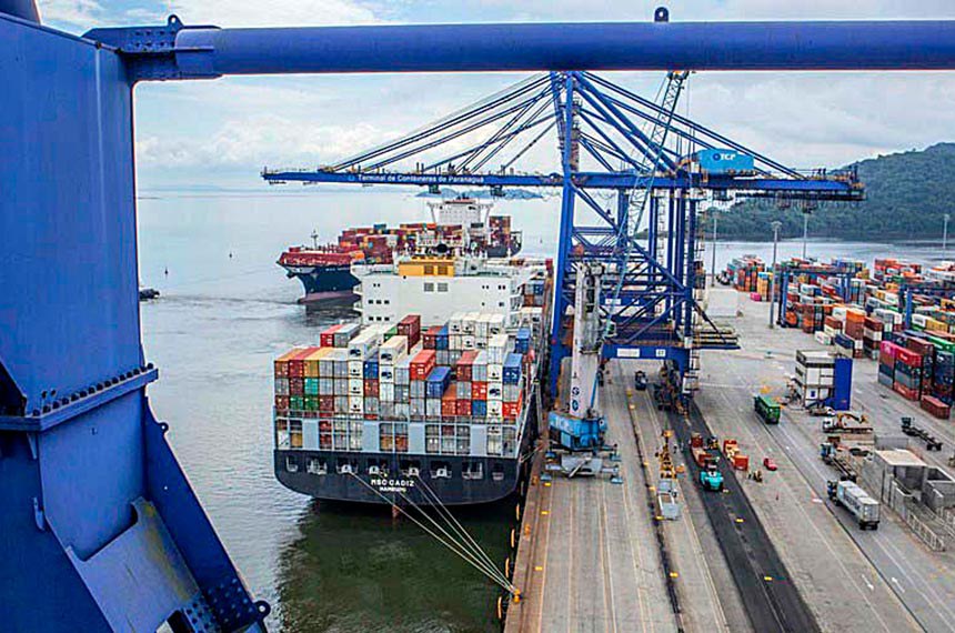 O setor portuário movimenta 14,2% do PIB brasileiro 
