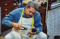 Randolfe propõe que aposentados que trabalham também recebam auxílio